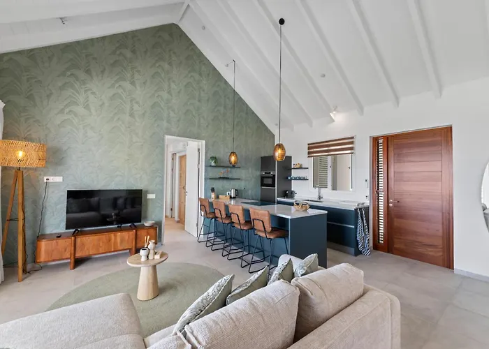 The Aqua Marine Penthouse - Modern Luxury With Expansive Views At Blue Bay